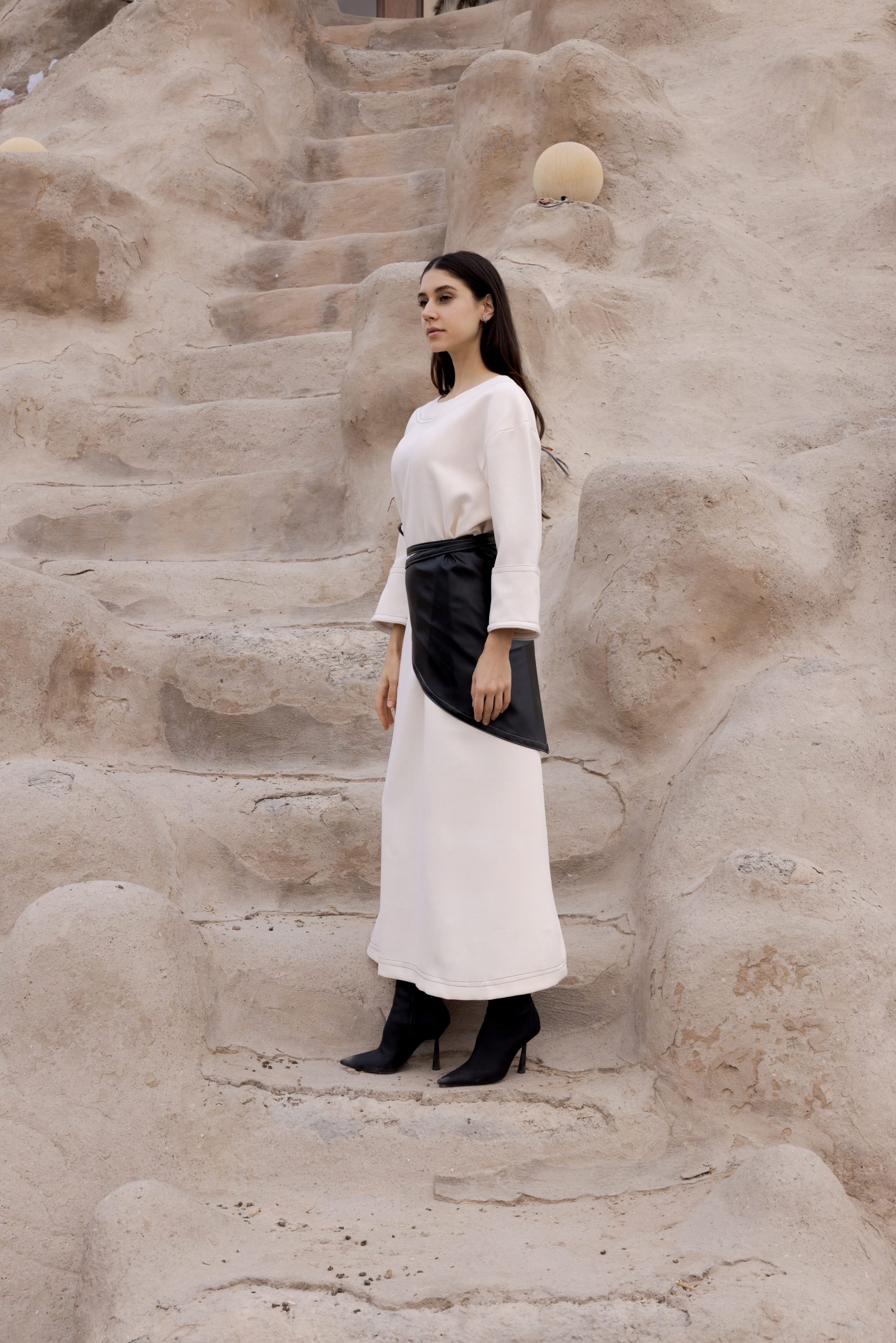 Still Ivory - Image 2